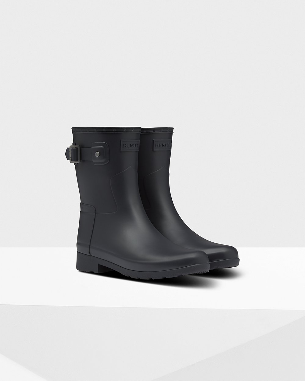 Hunter Refined Slim Fit For Women - Short Rain Boots Navy | India BIFCV3415
